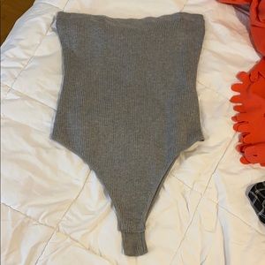 Ribbed strapless body suit
